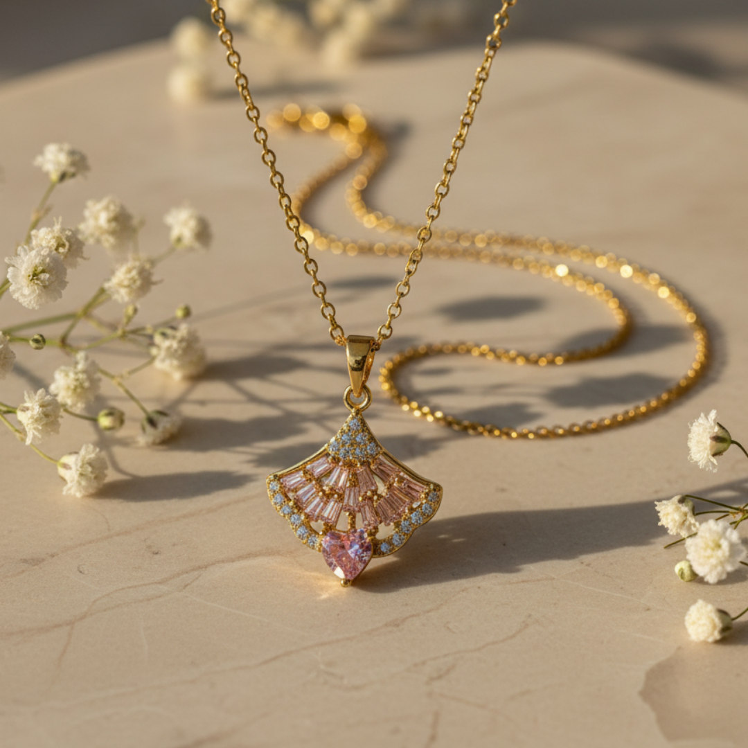 Shell-Shaped Zircon Diamond Necklace