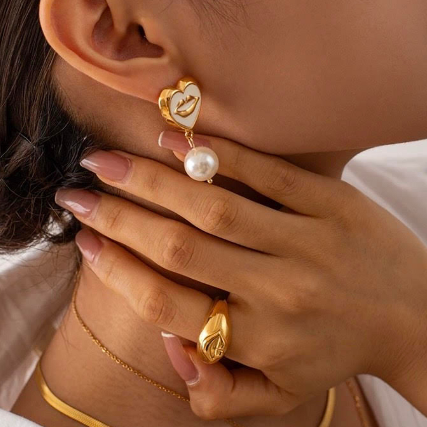 White Pucker Up Earrings