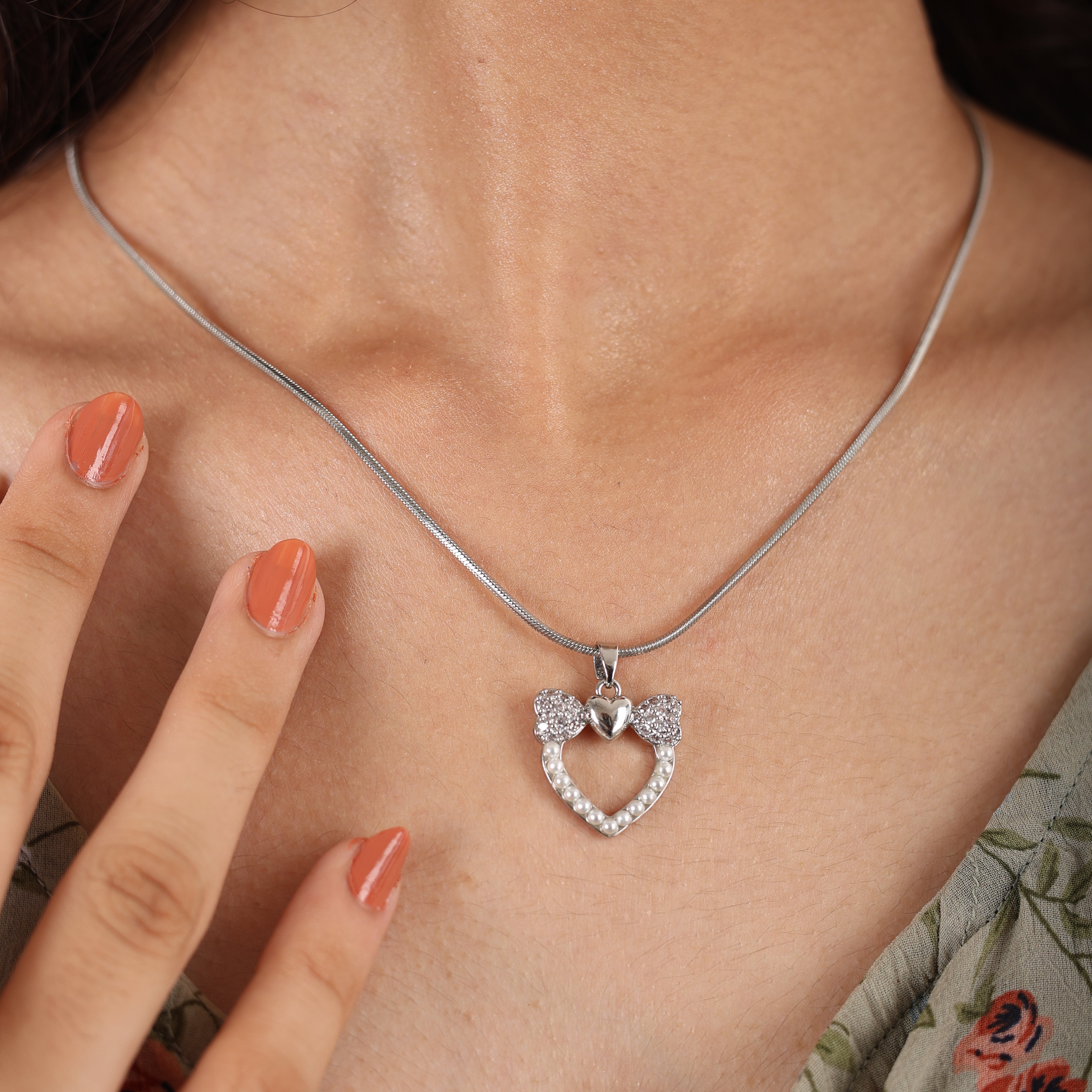 Silver Sweetheart Bow Necklace