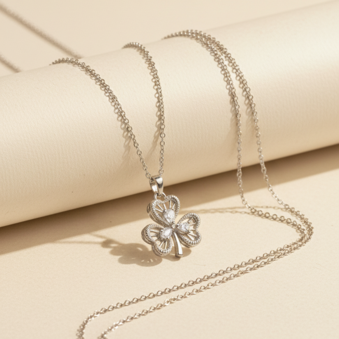Charming Clover Zircon Diamond Necklace