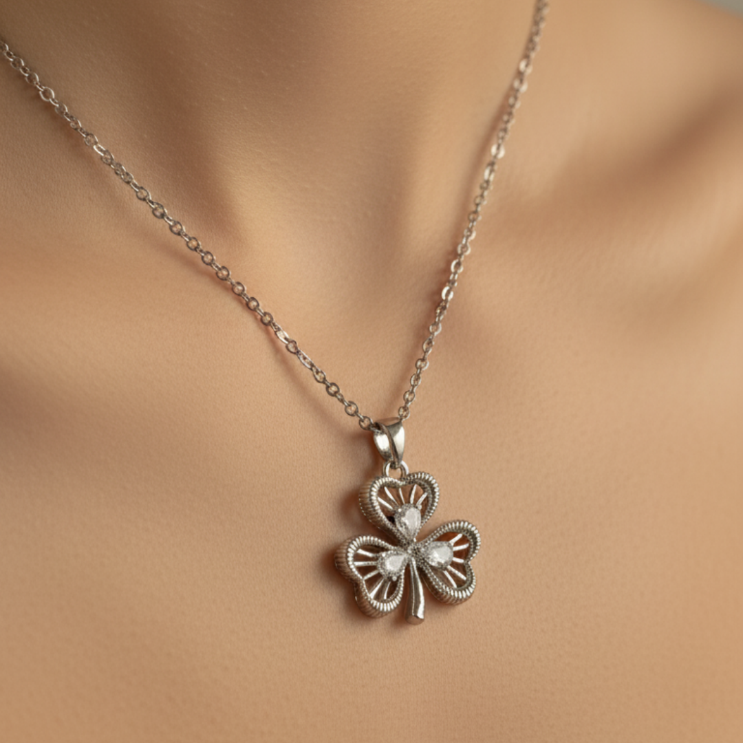 Charming Clover Zircon Diamond Necklace