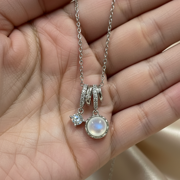 Shackle Charm Zircon Diamond Necklace