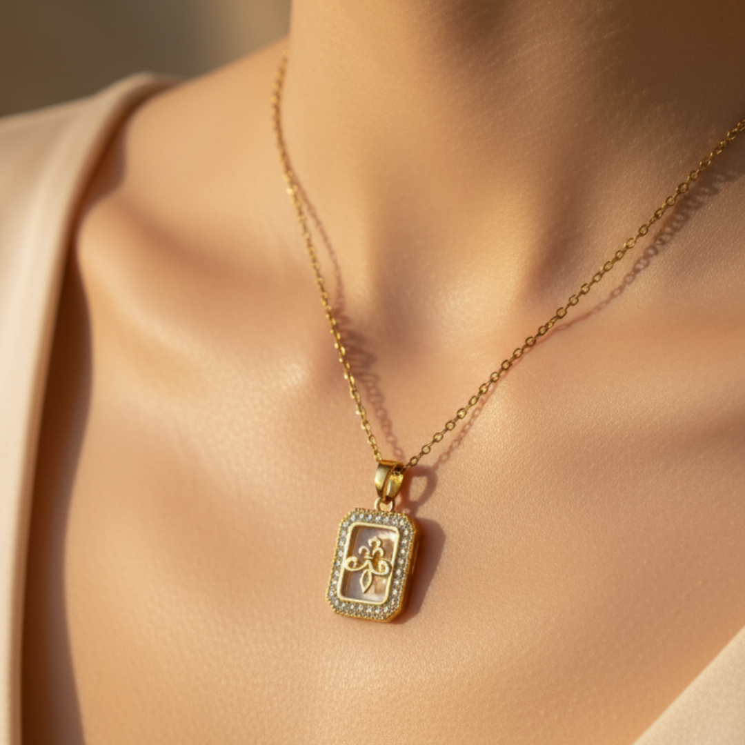 Fleur-De-Lis Pendant Necklace