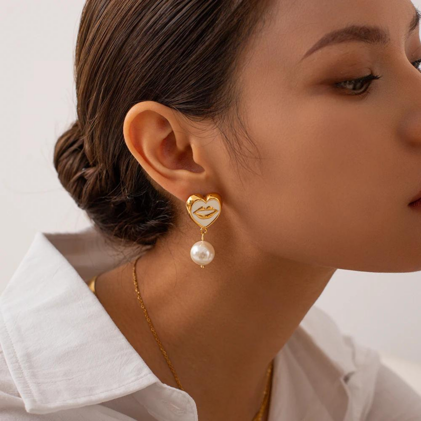 White Pucker Up Earrings