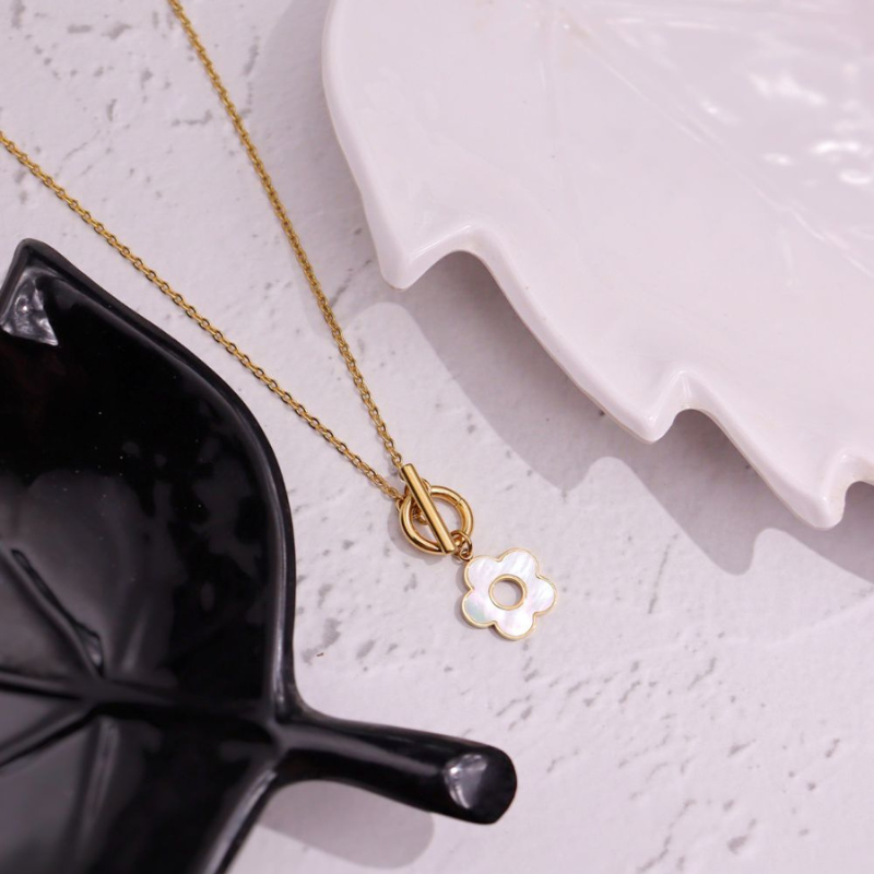 18k Gold Ivory Blossom Pendant