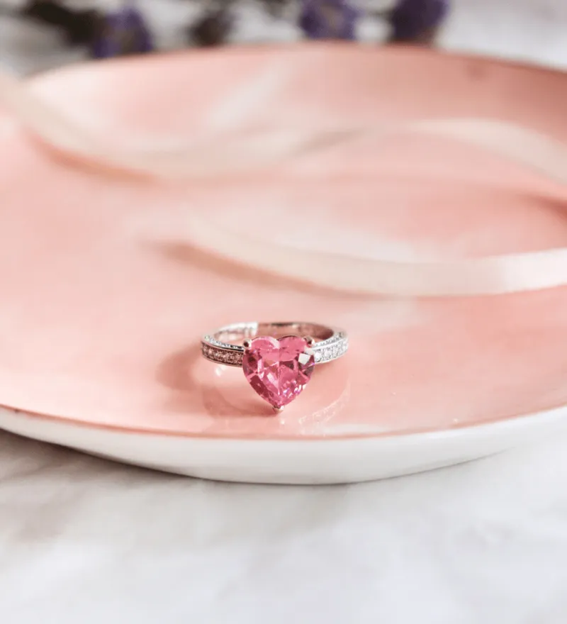 Romantic Pink Heart Zircon Ring