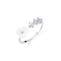 Memento White Blossom Ring