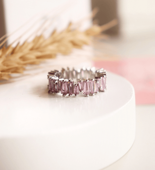 Mauve hint ring