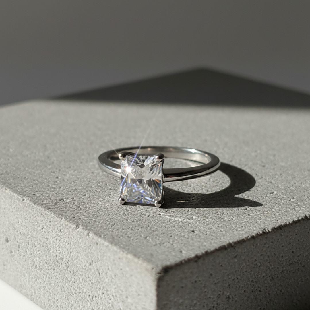 Sleek Zircon Ring