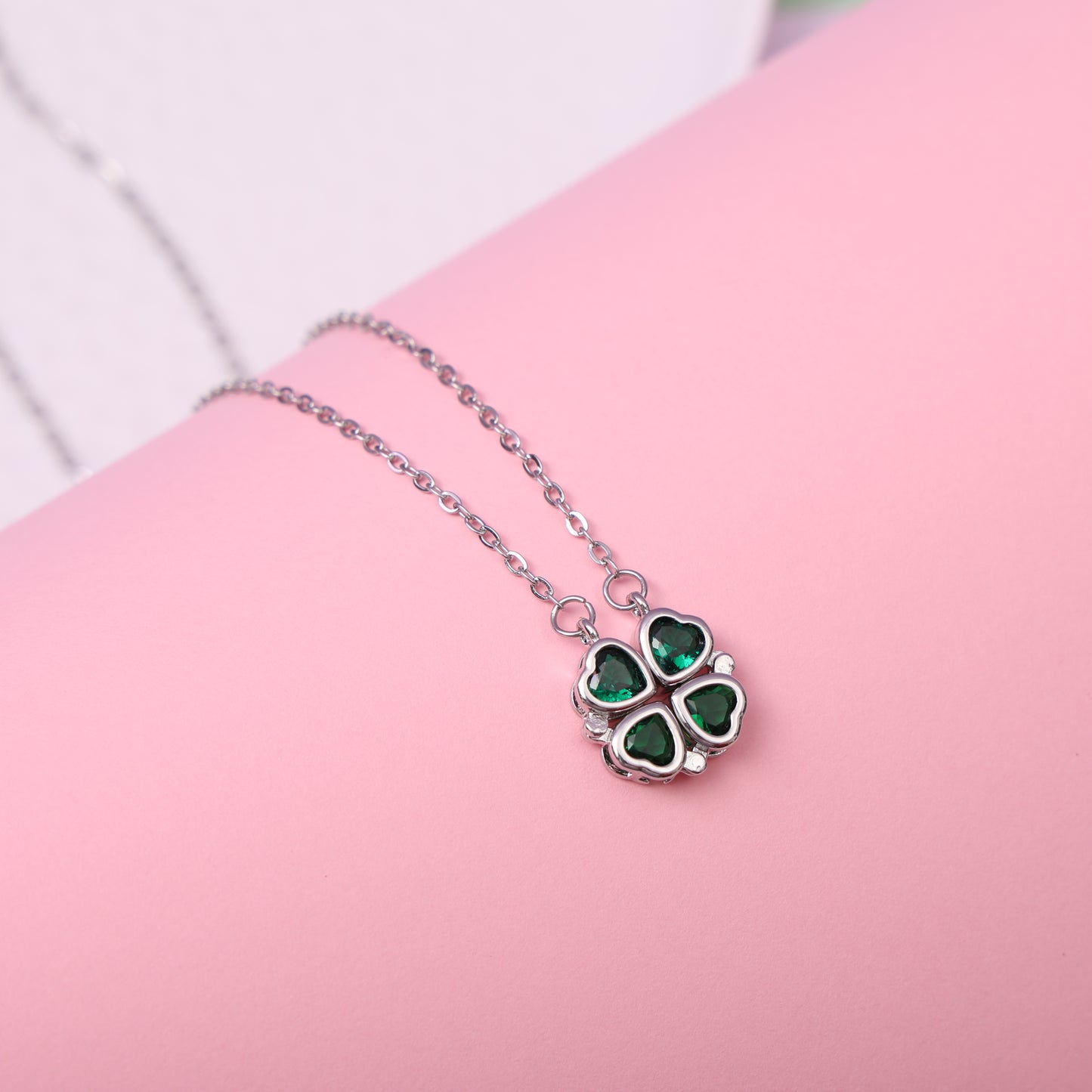 Leaf Corniche Necklace