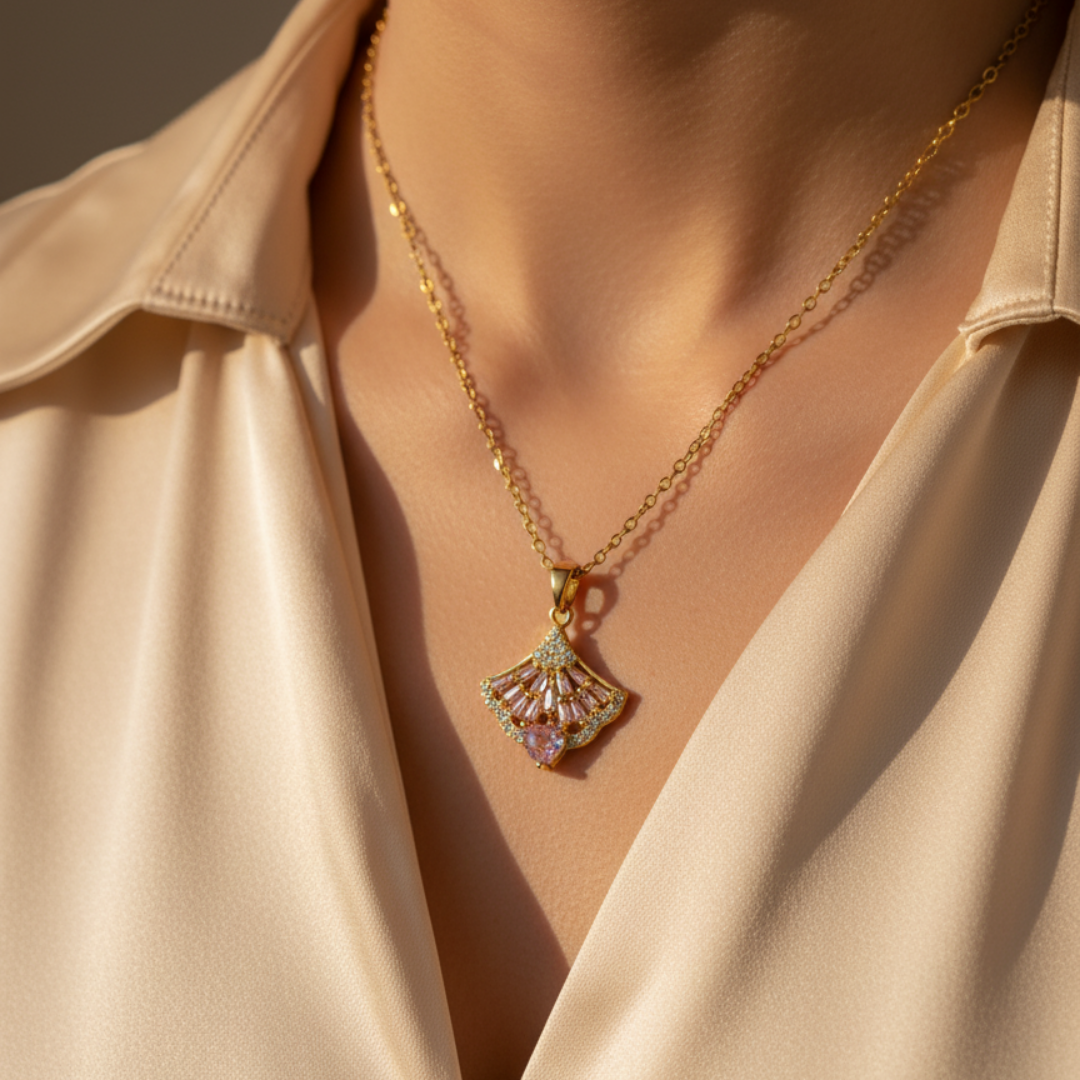 Shell-Shaped Zircon Diamond Necklace