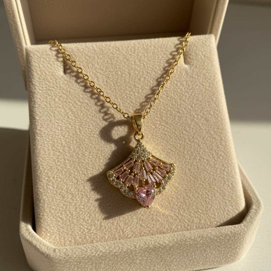 Shell-Shaped Zircon Diamond Necklace