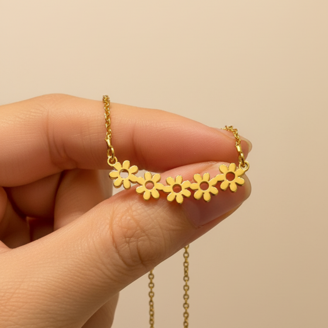 Daisy Flowers Pendant Necklace