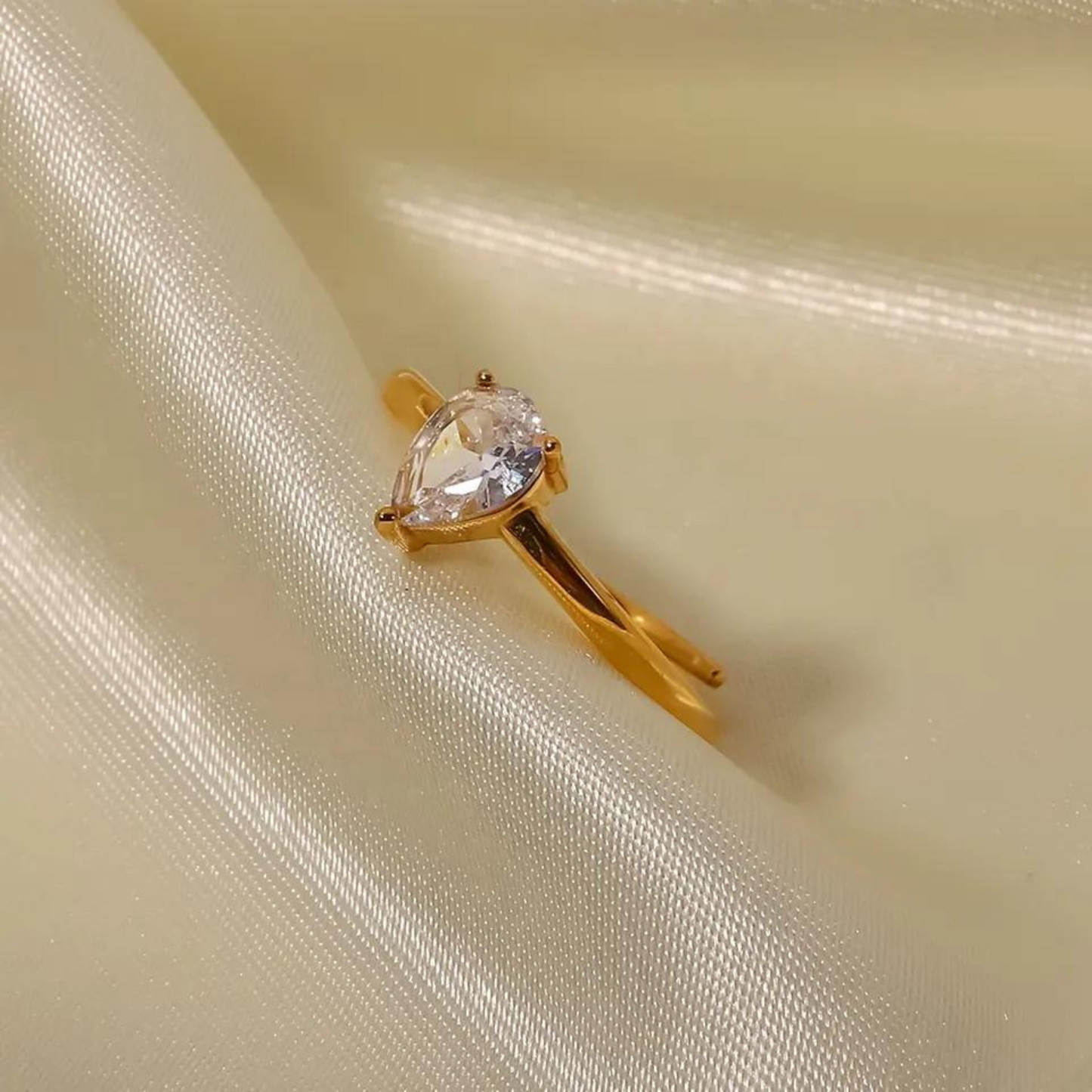 18k Gold Plated Filigree Ring (White)