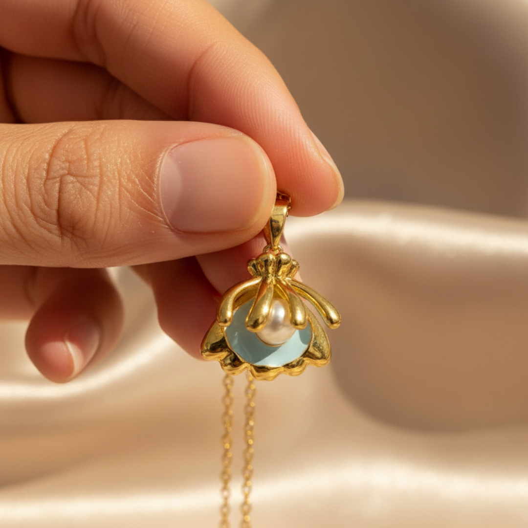 Shell Motif Pearl Necklace
