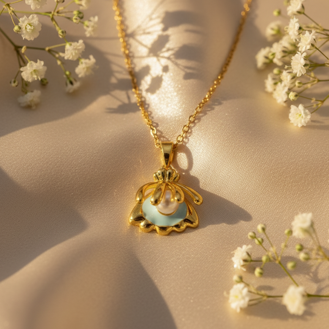 Shell Motif Pearl Necklace