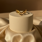 V Crystal Ring - 18k Gold (Demi Fine)