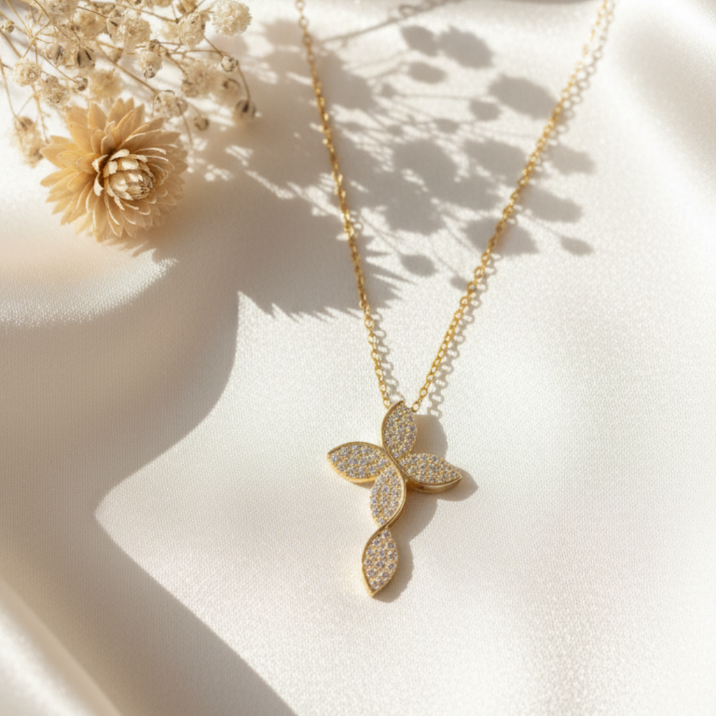 Classic Floral Zircon Diamond Necklace