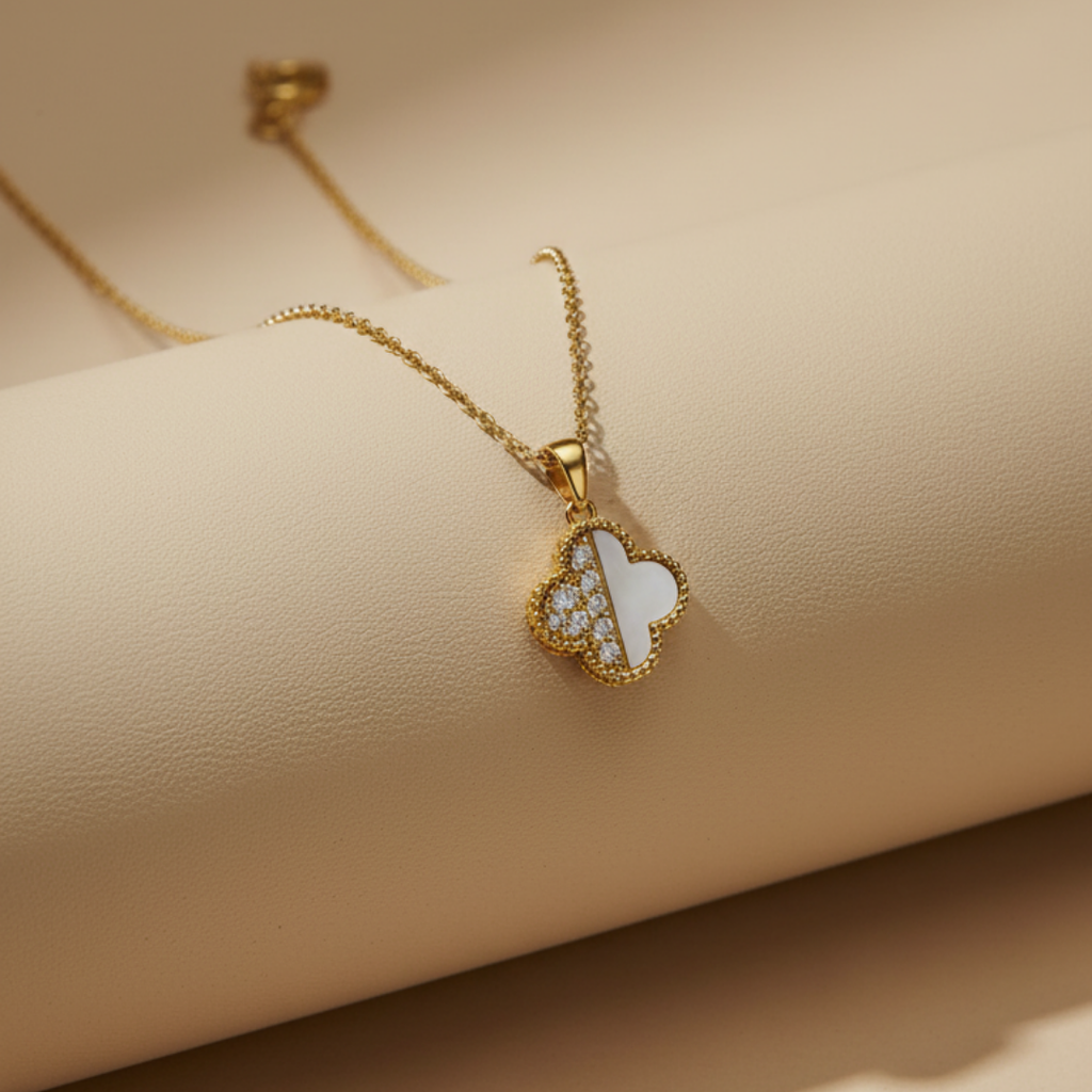 Clover Zircon Diamond Necklace