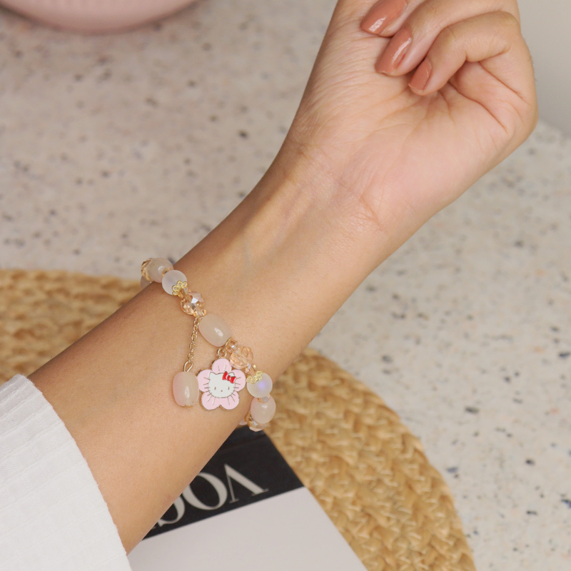 Dainty daisy bead bracelet