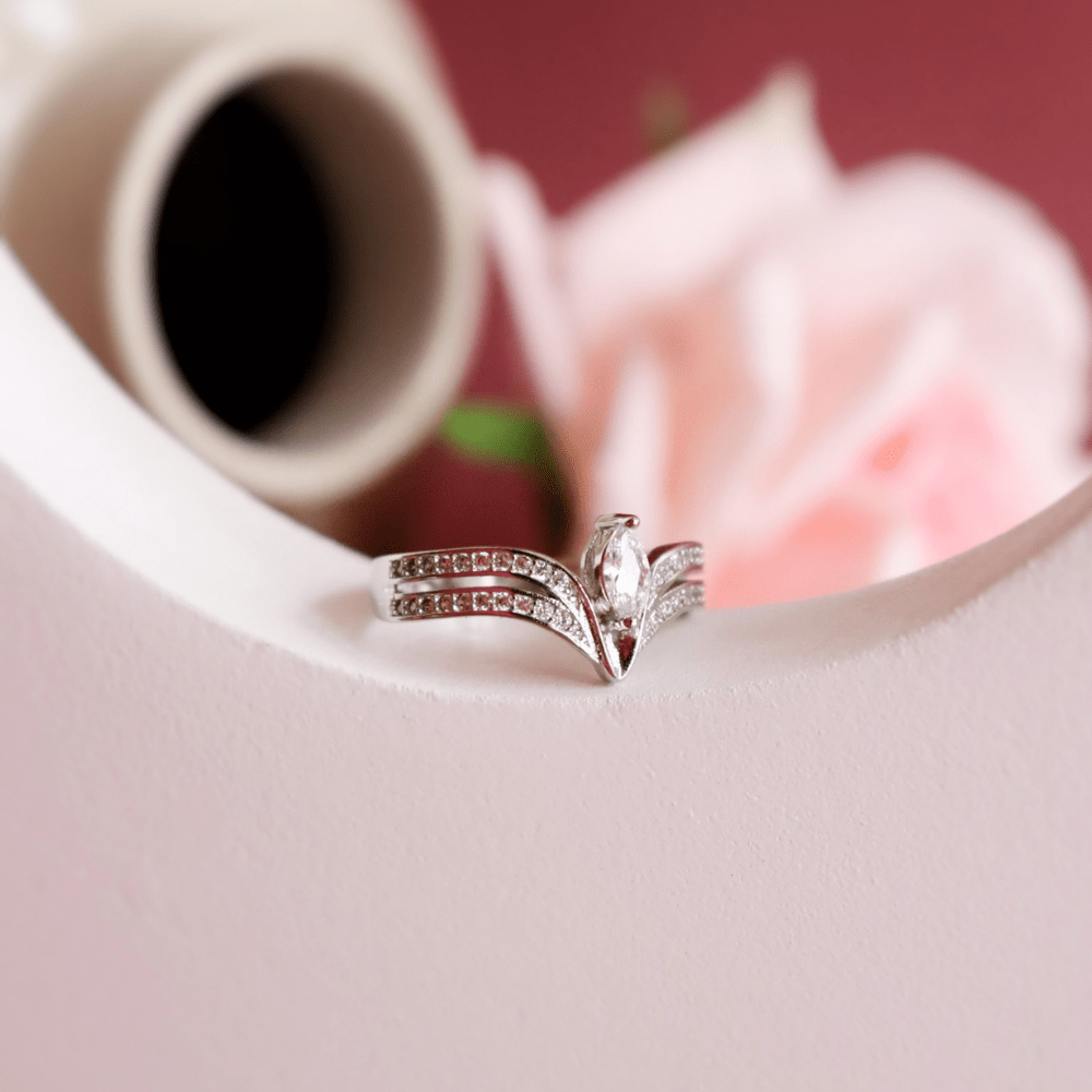 Marquise V-Shaped Zircon Ring