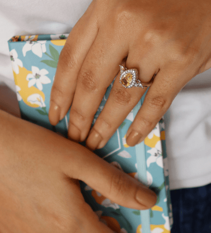 Garnet facade ring