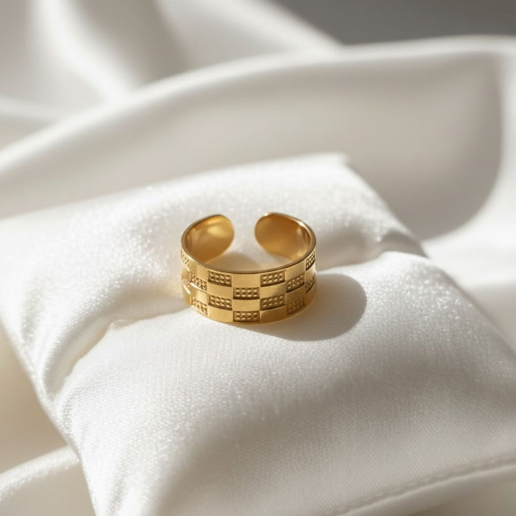 Geometric Weave Ring