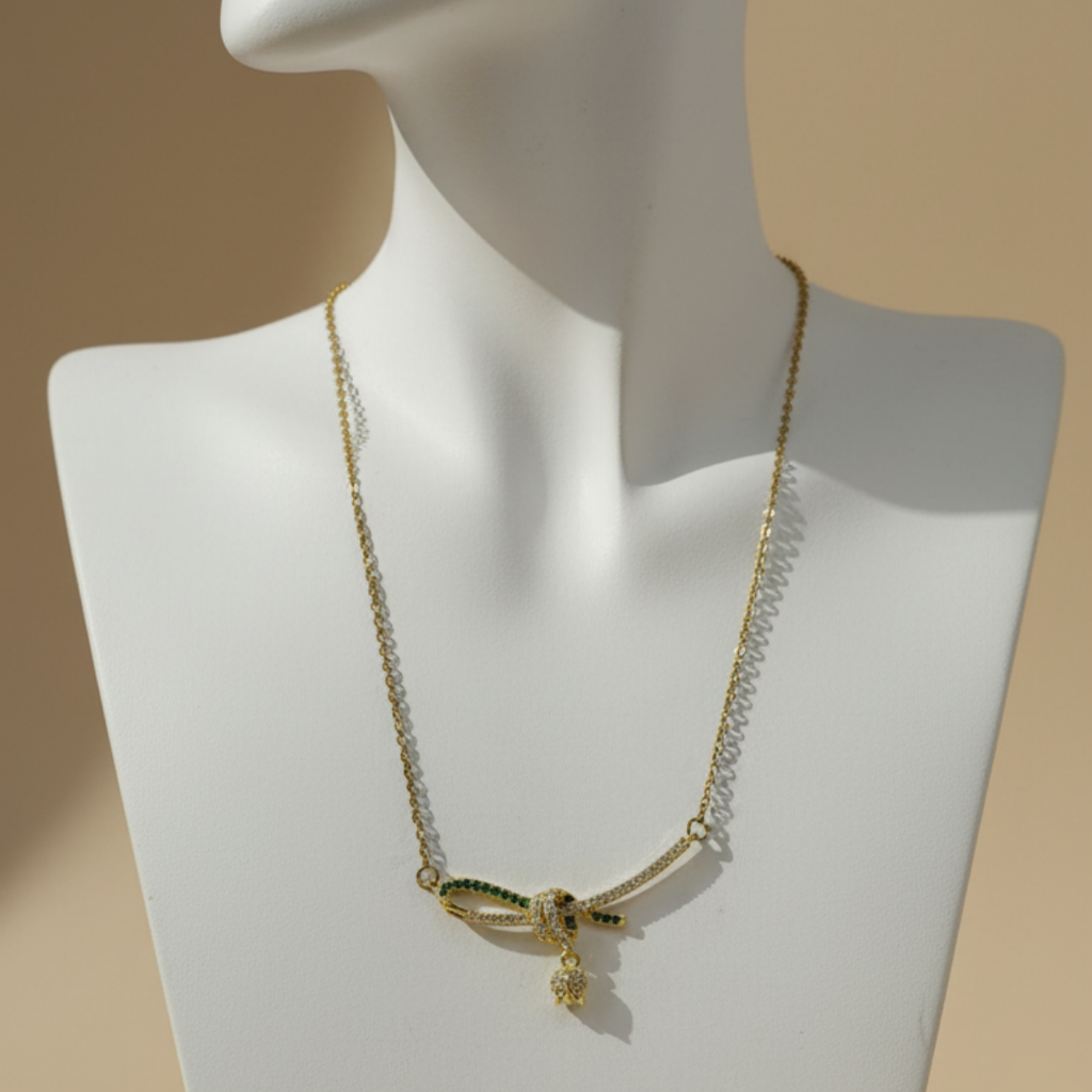 Knot Style Zircon Diamond Necklace