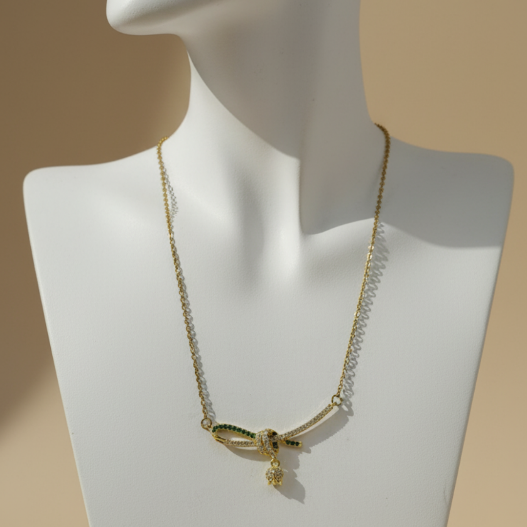 Knot Style Zircon Diamond Necklace