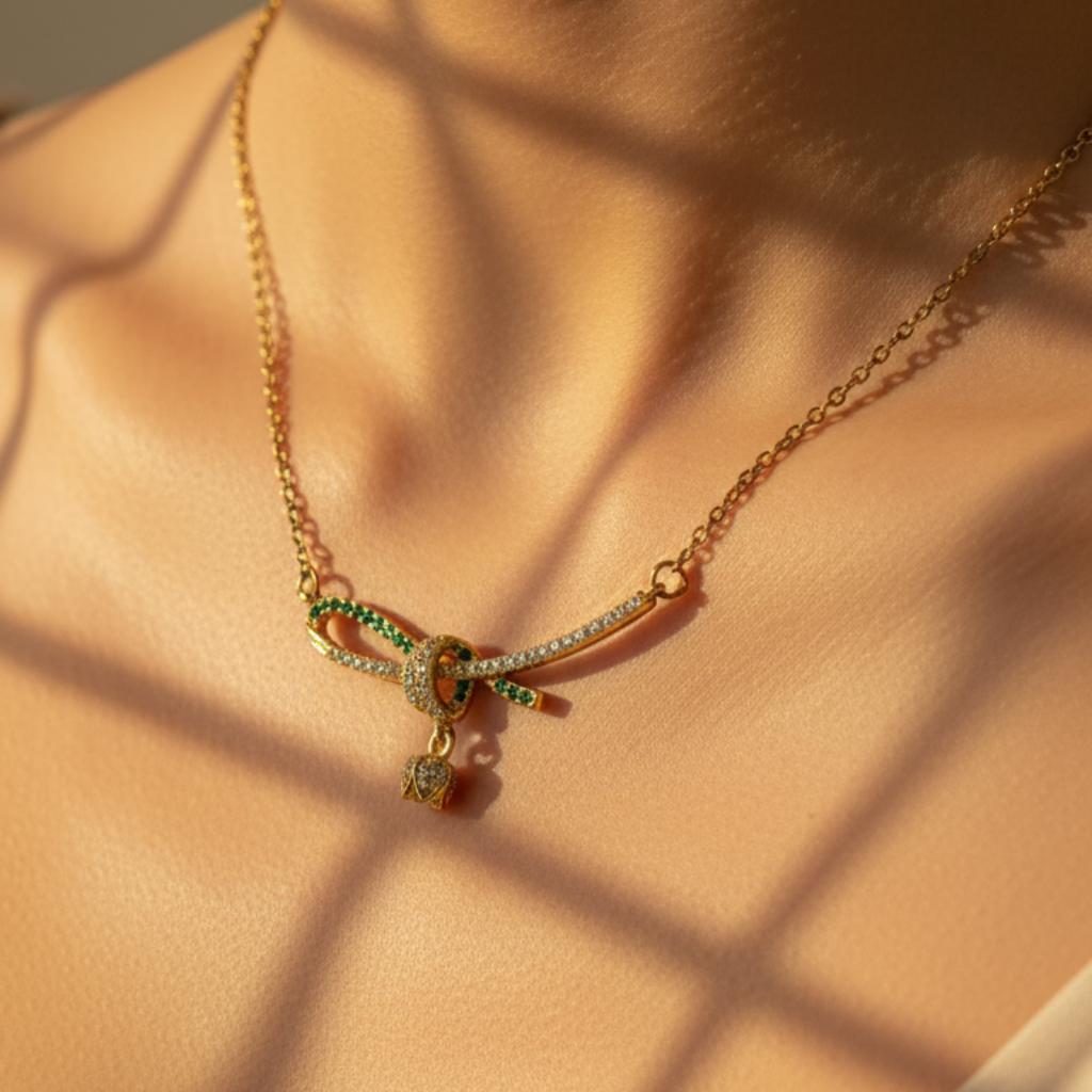 Knot Style Zircon Diamond Necklace