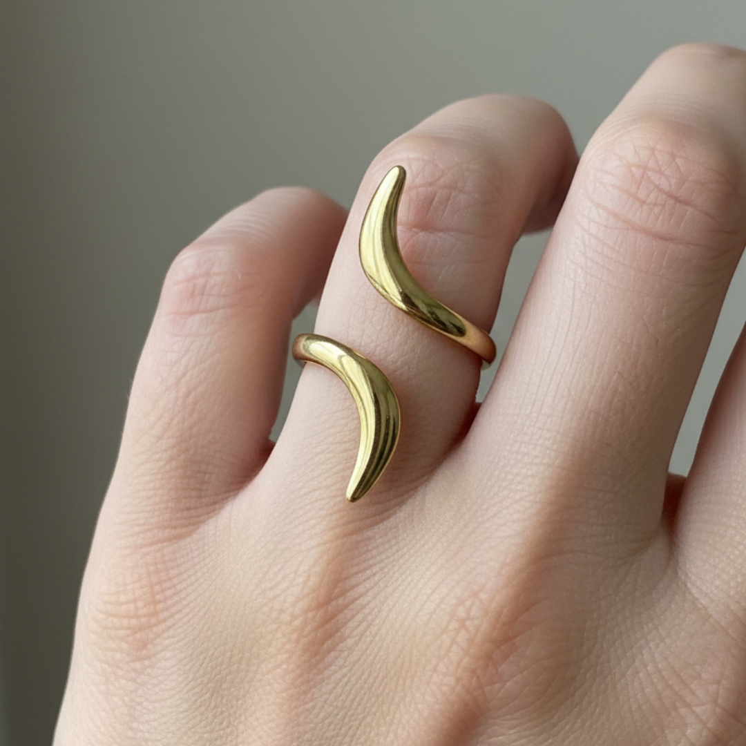 Wavy Elegance Ring