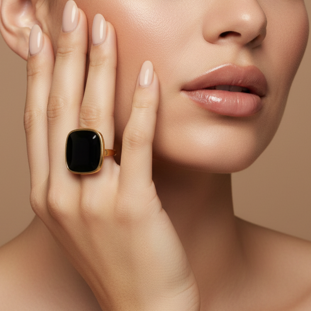 Black Bloom Charm Ring