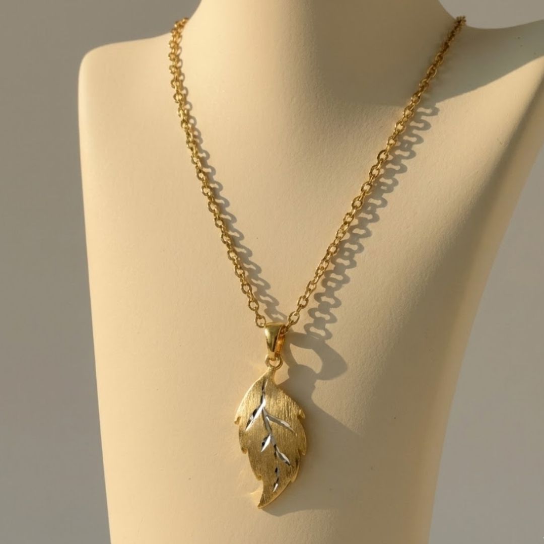 Leaf Pendant Necklace