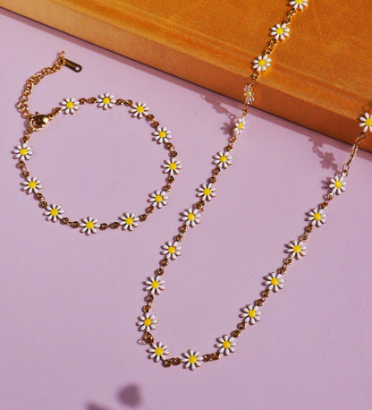 Pretty pinch necklace