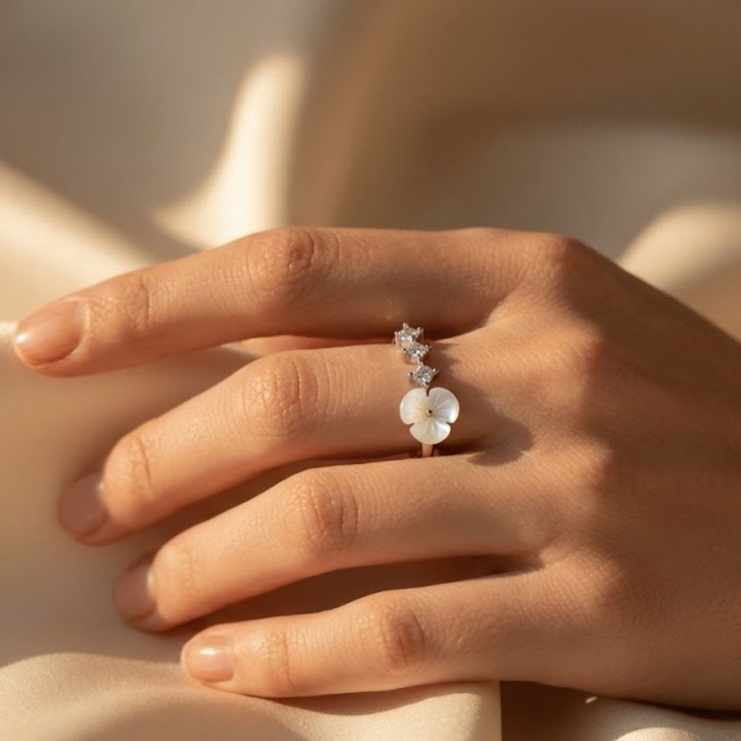 Memento White Blossom Ring