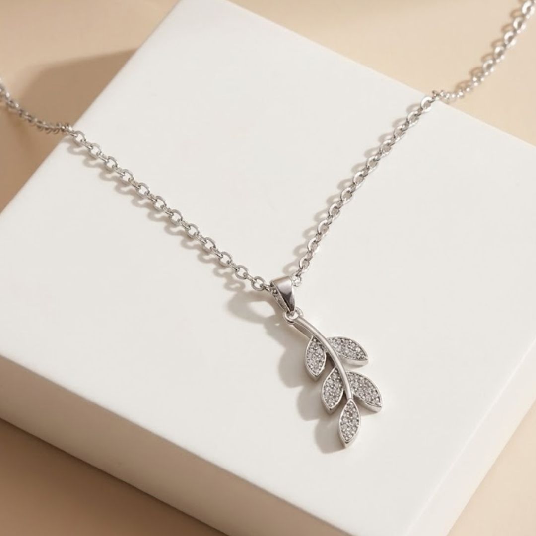 Leaf Pendant Zircon Diamond Necklace
