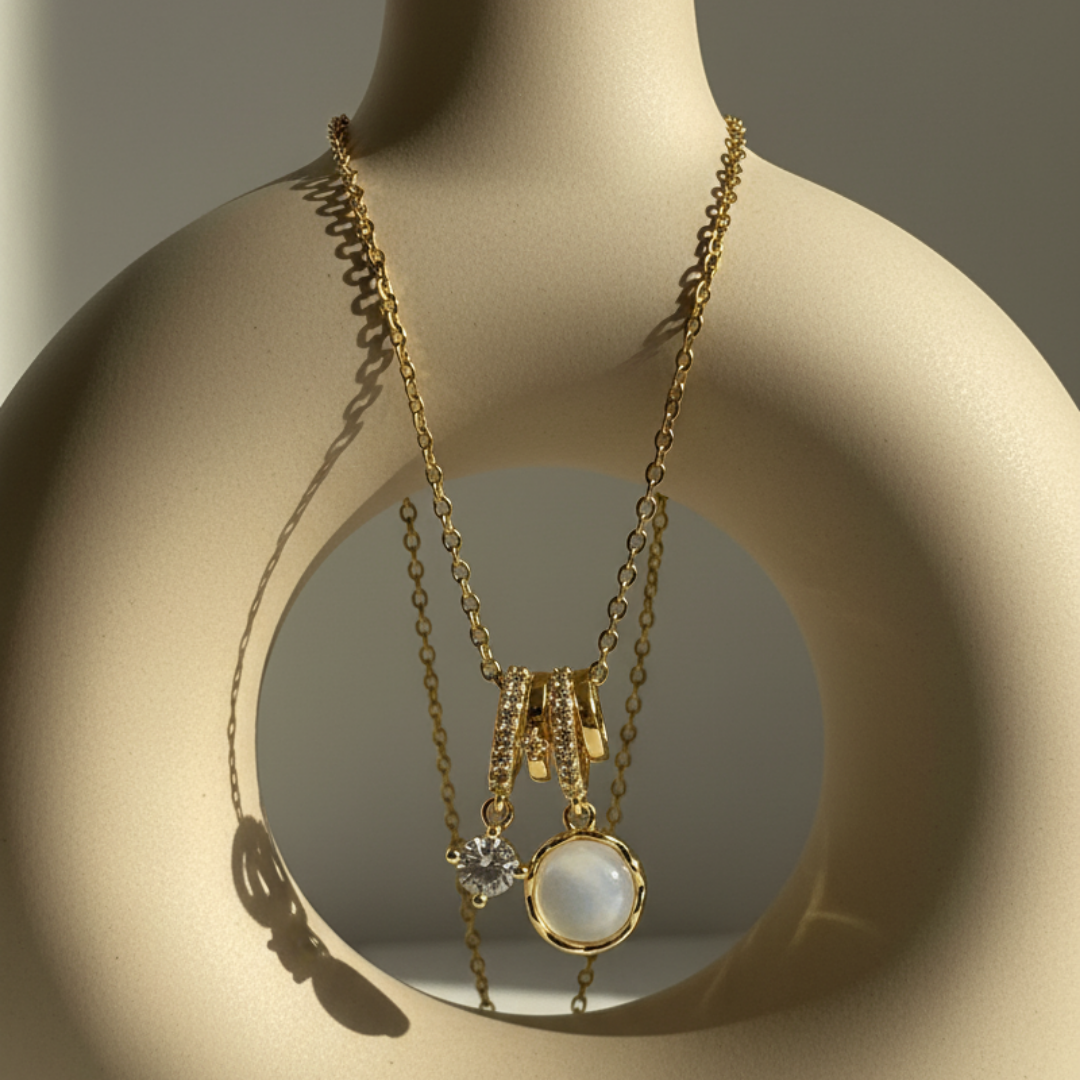 Shackle Charm Zircon Diamond Necklace