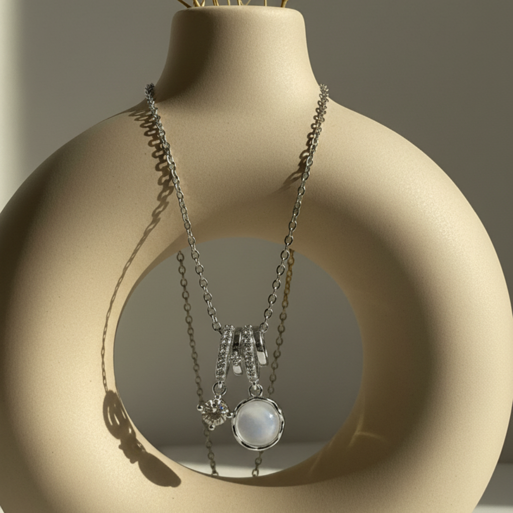 Shackle Charm Zircon Diamond Necklace