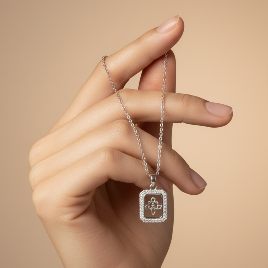 Fleur-De-Lis Pendant Necklace