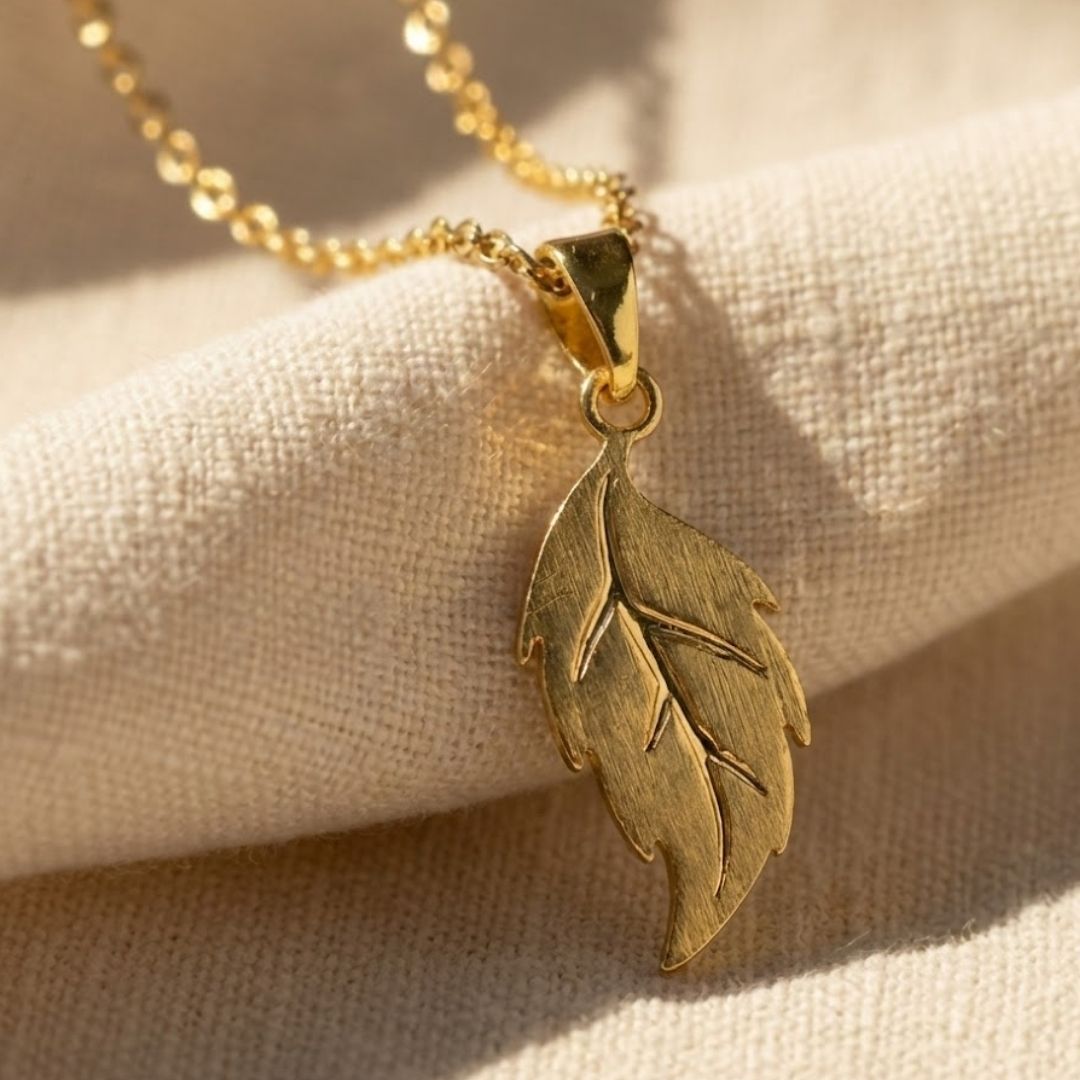 Leaf Pendant Necklace
