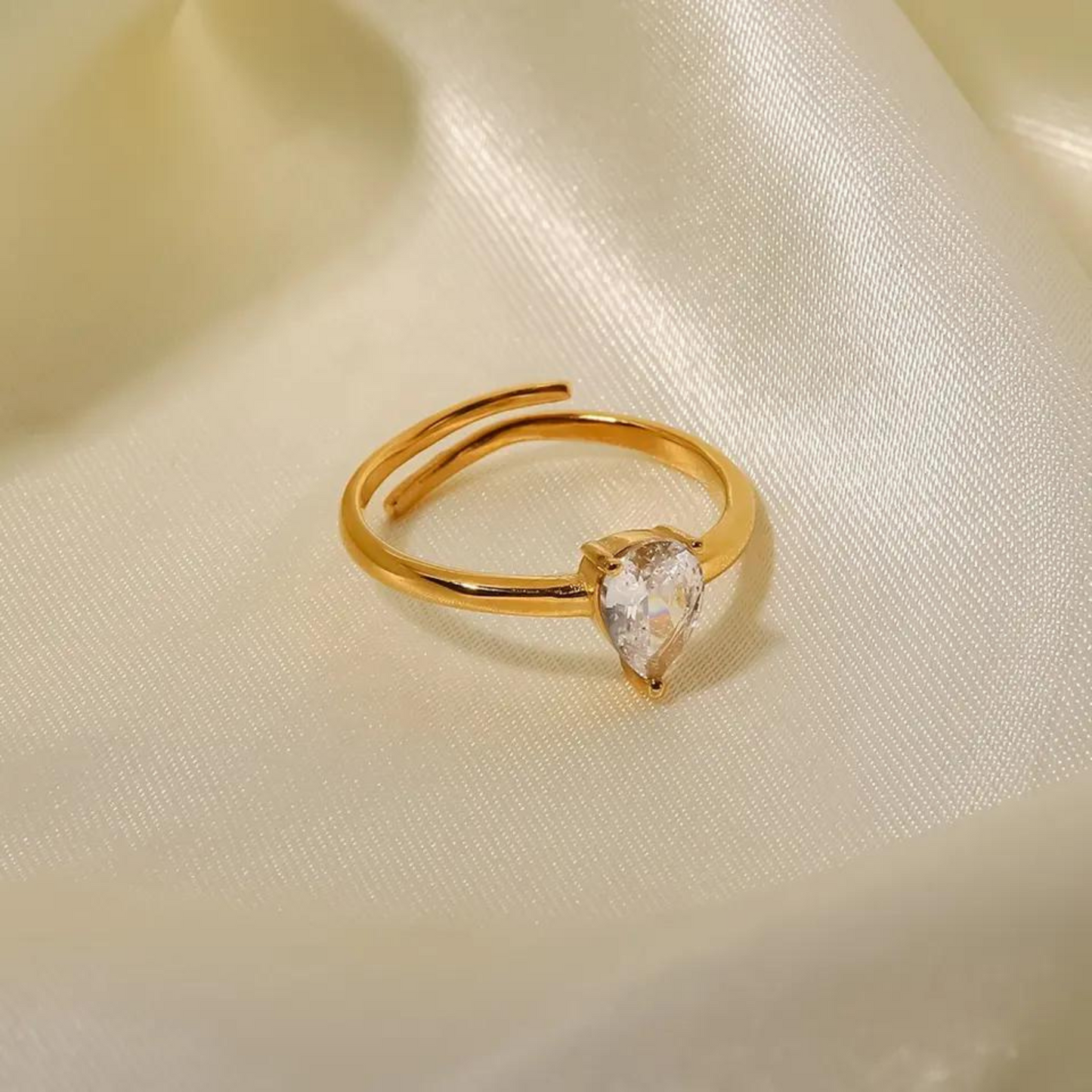 18k Gold Plated Filigree Ring (White)