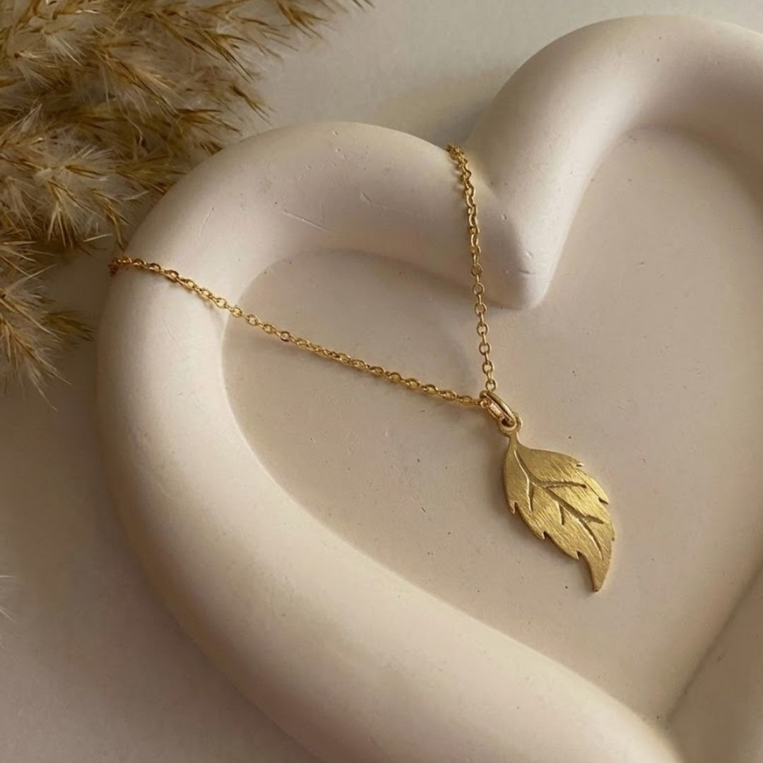 Leaf Pendant Necklace