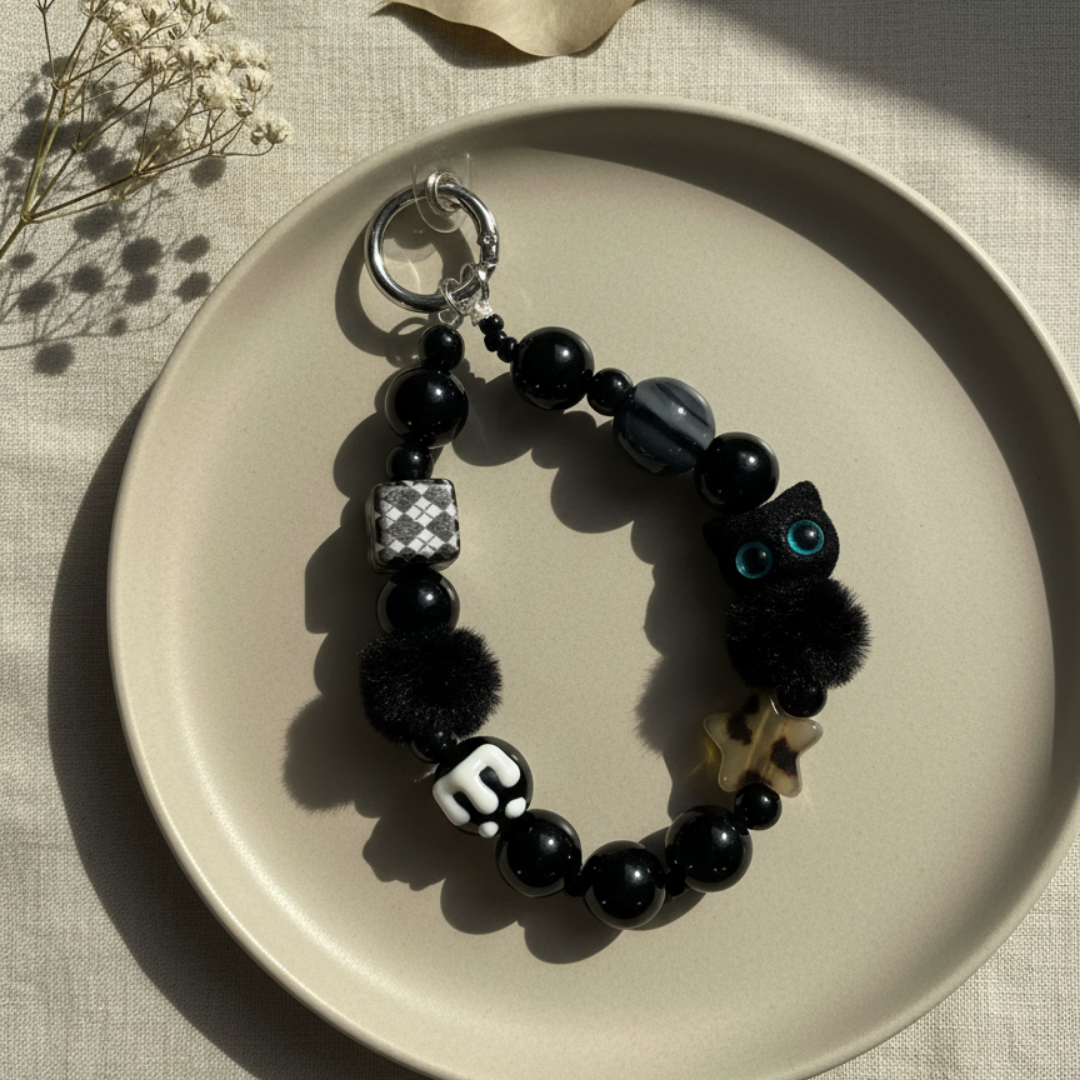 Midnight Kitty Charm Loop