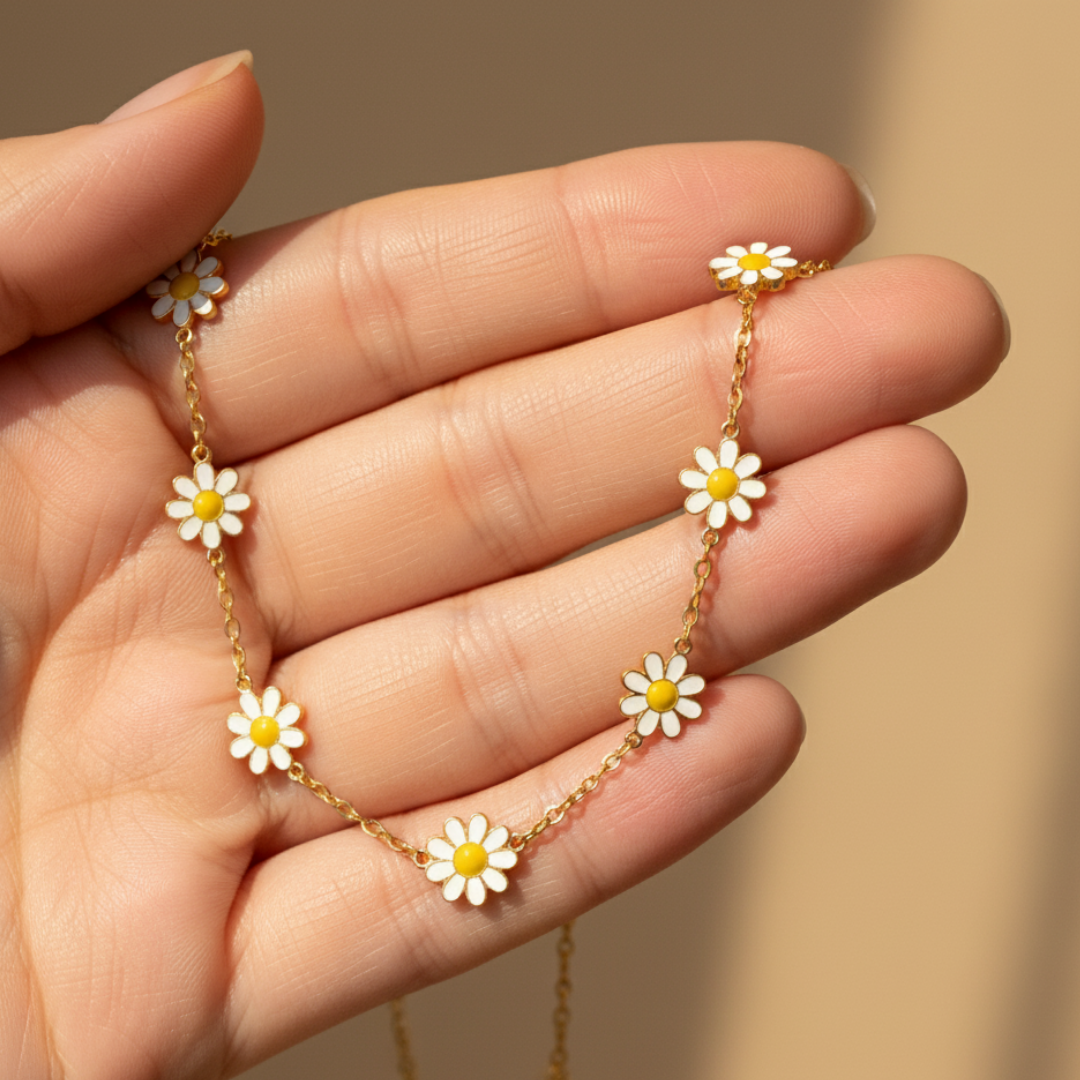 Pretty Pinch Necklace