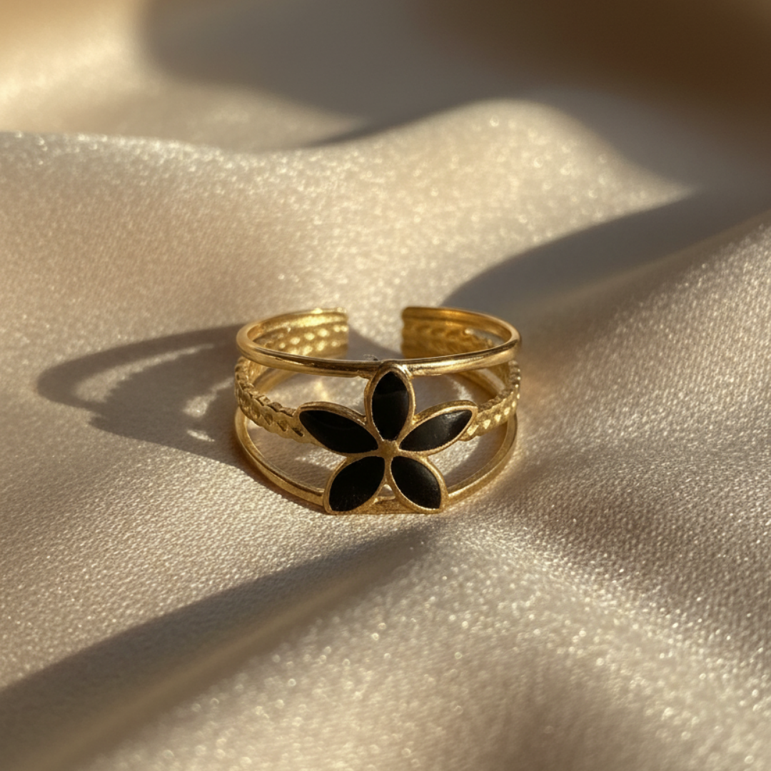 Black Bloom Charm Ring