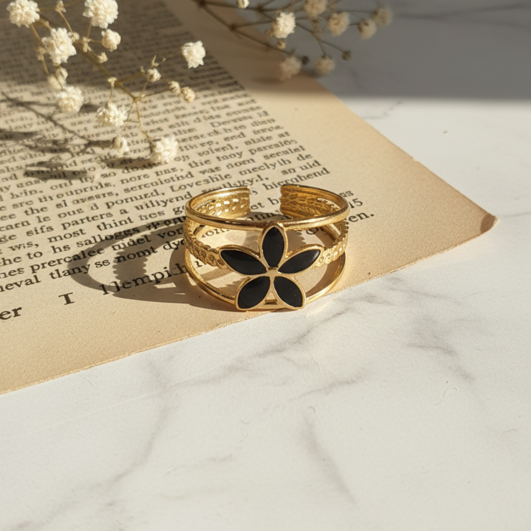 Black Bloom Charm Ring