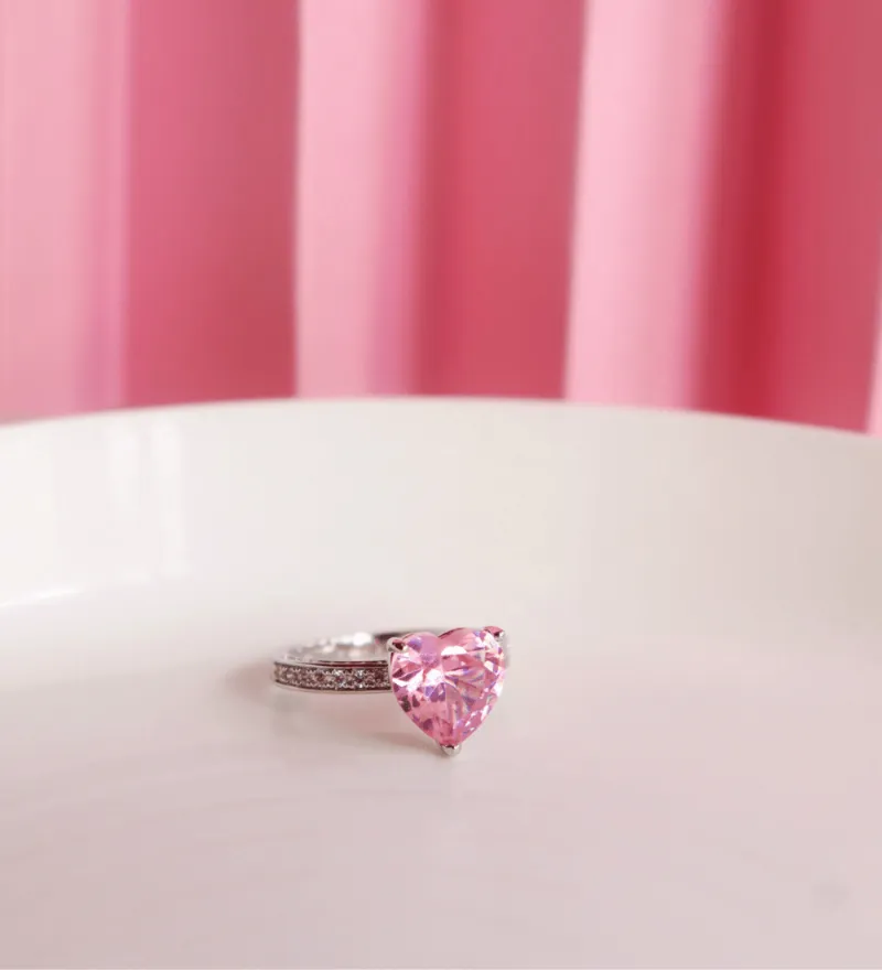 Romantic Pink Heart Zircon Ring